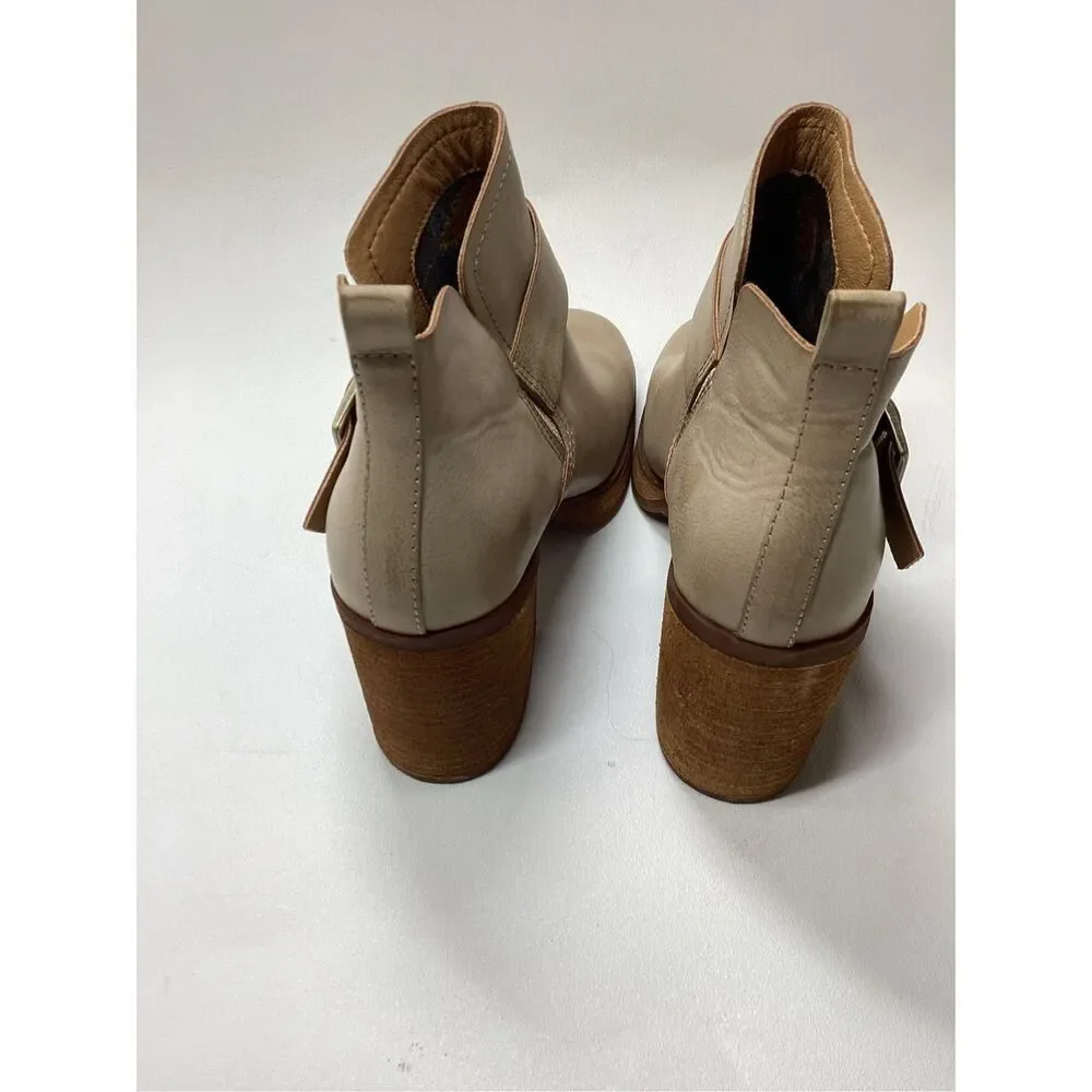 Korks kari block‎ heel boots in cream green